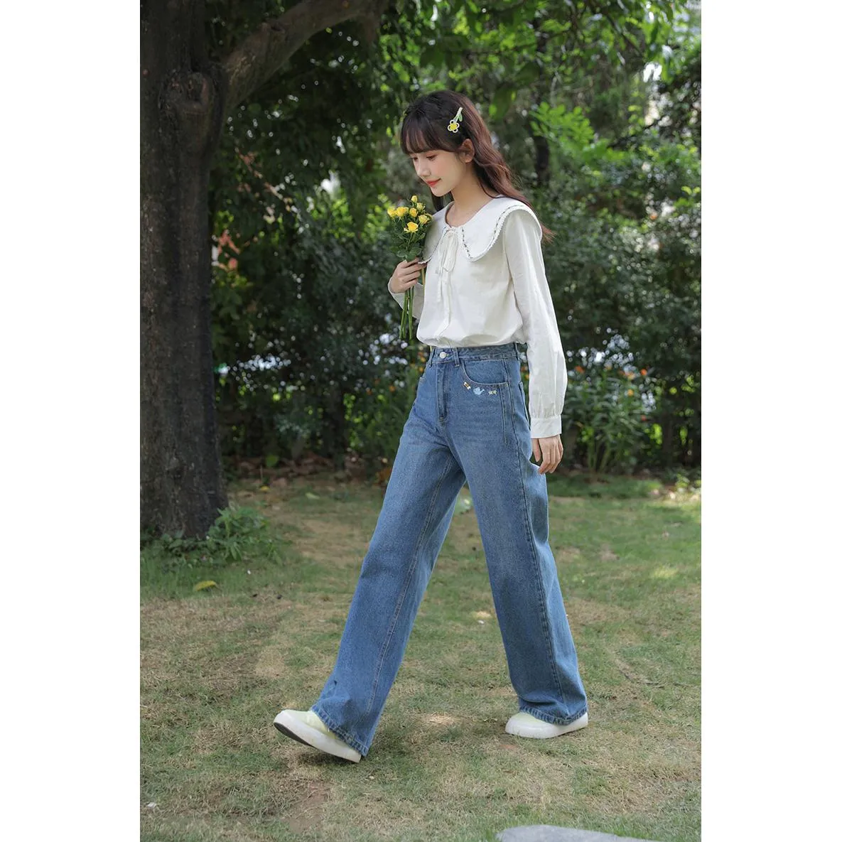 Straight Leg Embroidery Simplicity Loose Fit Jeans