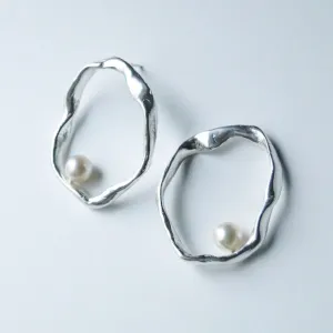 Sunday Feel Mother Earrings (Silver)